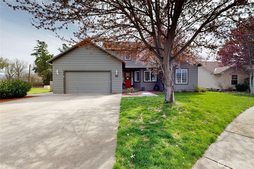 Photo of 48 Parkwood Circle, Walla Walla, WA 99362 (MLS # 2495001)