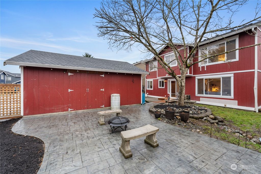 Photo of 16037 Lord&#39;s Lake Avenue SE, Monroe, WA 98272 (MLS # 2194531)