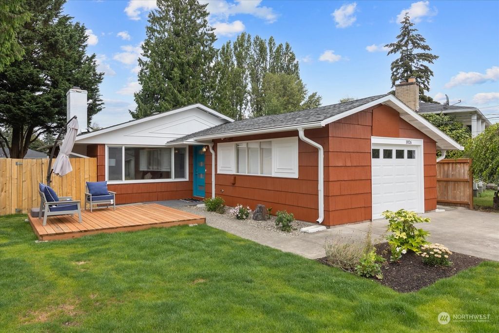 Photo of 1826 S 261st Pl Pl, Des Moines, WA 98198 (MLS # 2268081)