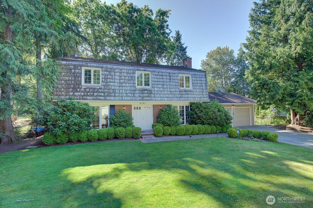 Photo of 6741 81st Avenue SE, Mercer Island, WA 98040 (MLS # 2473141)