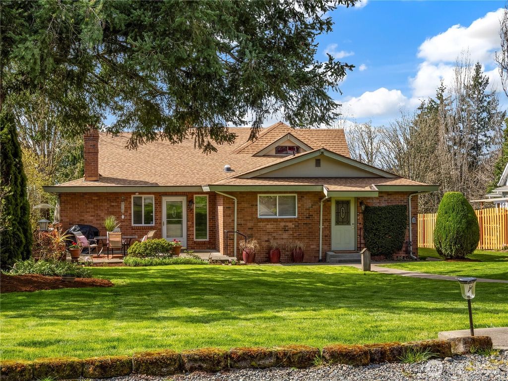 Photo of 915 Milton Way Way, Milton, WA 98354 (MLS # 2352890)