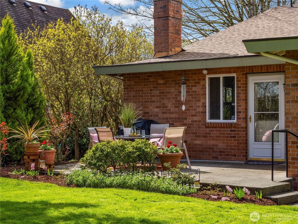 Photo of 915 Milton Way Way, Milton, WA 98354 (MLS # 2352890)