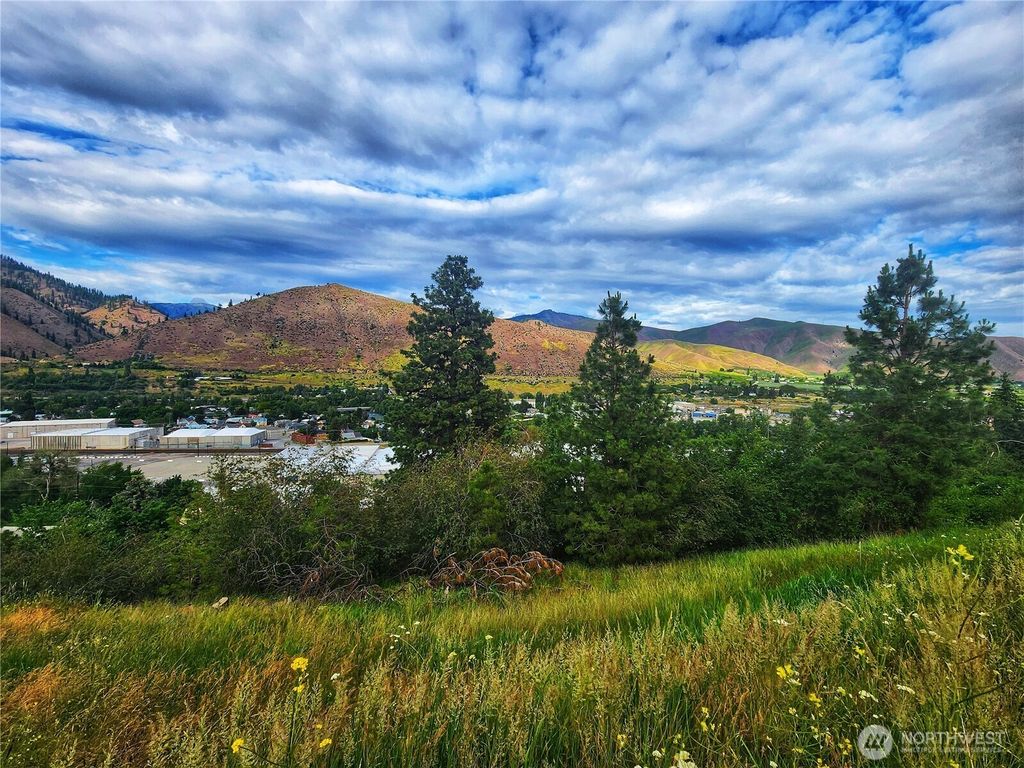 Photo of 309 Kennedy Road, Cashmere, WA 98815 (MLS # 2507807)