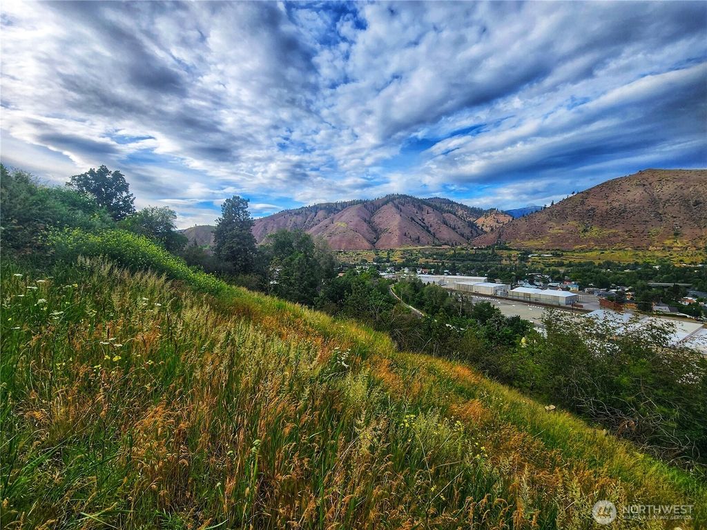 Photo of 309 Kennedy Road, Cashmere, WA 98815 (MLS # 2507807)