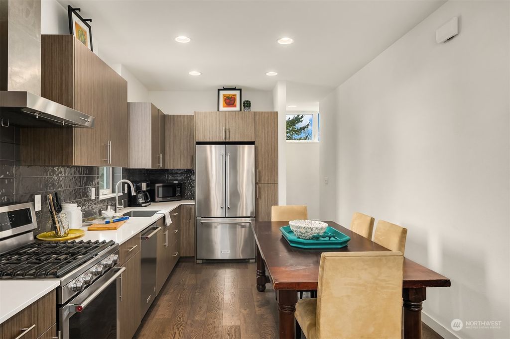 Photo of 5604 25th Avenue SW #B, Seattle, WA 98106 (MLS # 2050953)