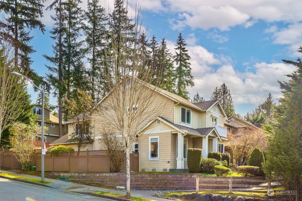Photo of 16715 NE 117th Street, Redmond, WA 98052 (MLS # 2039036)