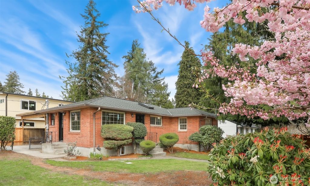 Photo of 506 N 143rd Street, Seattle, WA 98133 (MLS # 2355310)