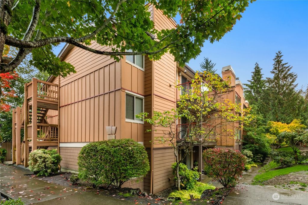Photo of 8252 126th Avenue NE #D203, Kirkland, WA 98033 (MLS # 2184406)