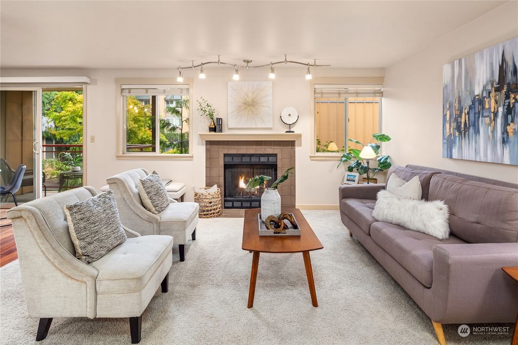 Photo of 8252 126th Avenue NE #D203, Kirkland, WA 98033 (MLS # 2184406)