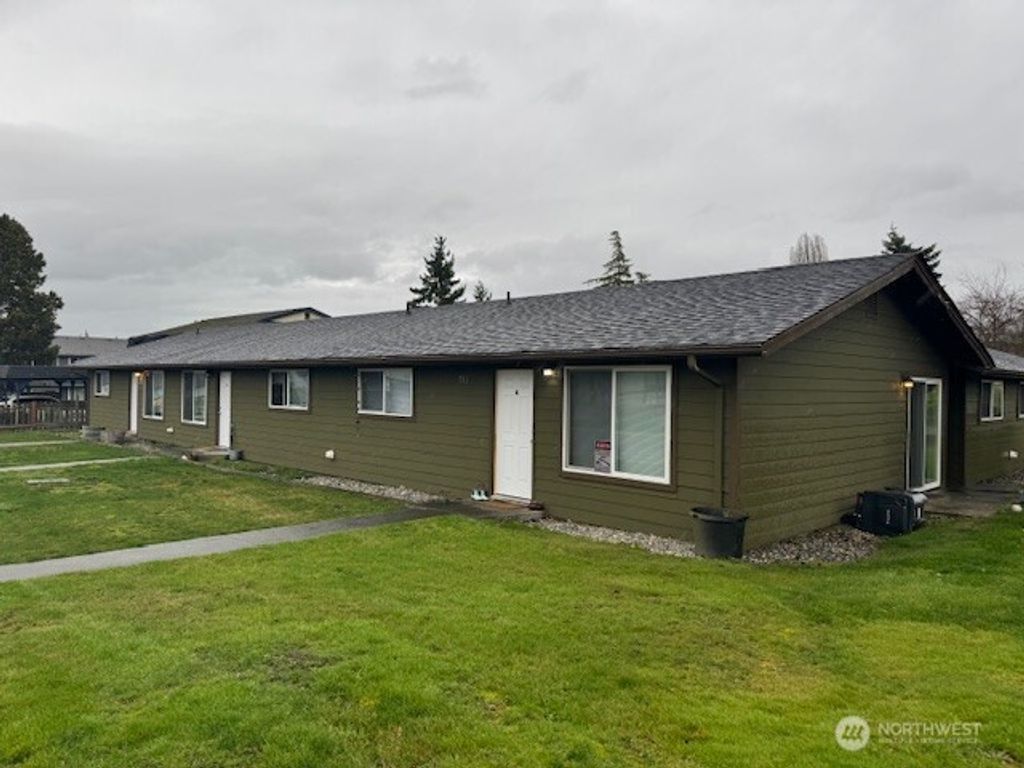 Photo of 110 Stanford, Mount Vernon, WA 98273 (MLS # 2477745)