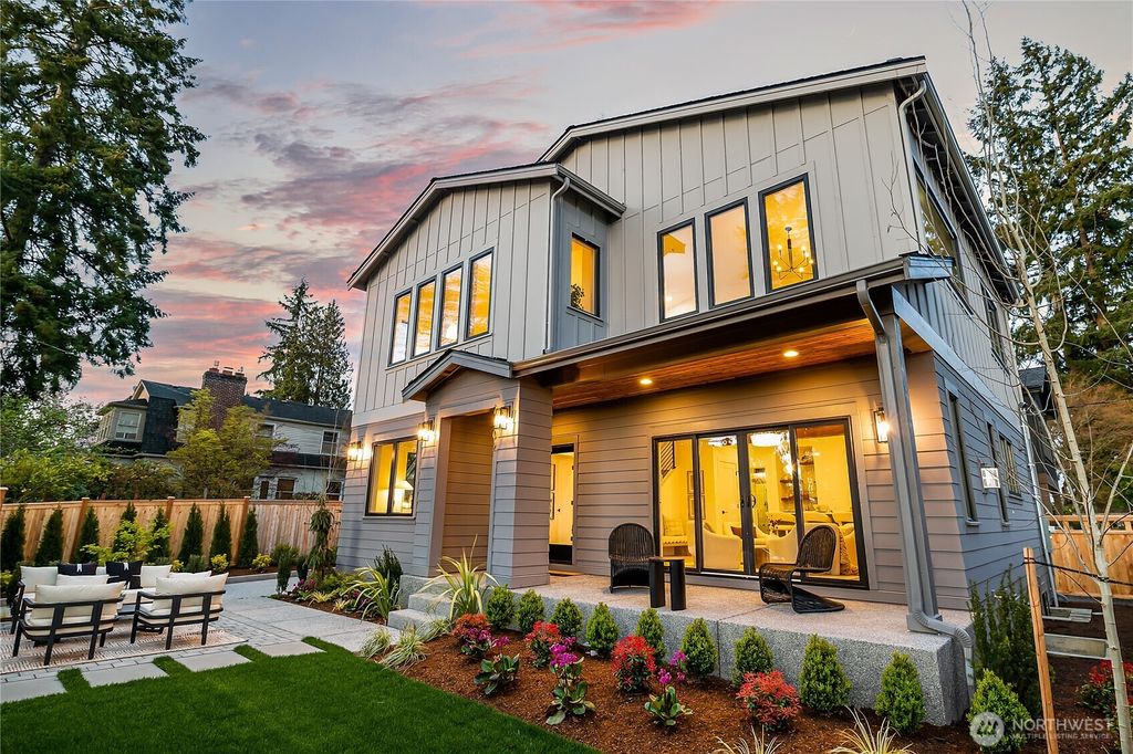 Photo of 6802 31st Avenue NE, Seattle, WA 98115 (MLS # 2356591)