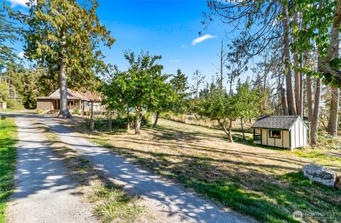 Photo of 18543 Valentine Road, Mount Vernon, WA 98273 (MLS # 2429070)