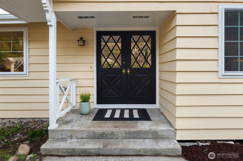 Photo of 18428 16th Avenue NE, Shoreline, WA 98155 (MLS # 2479449)