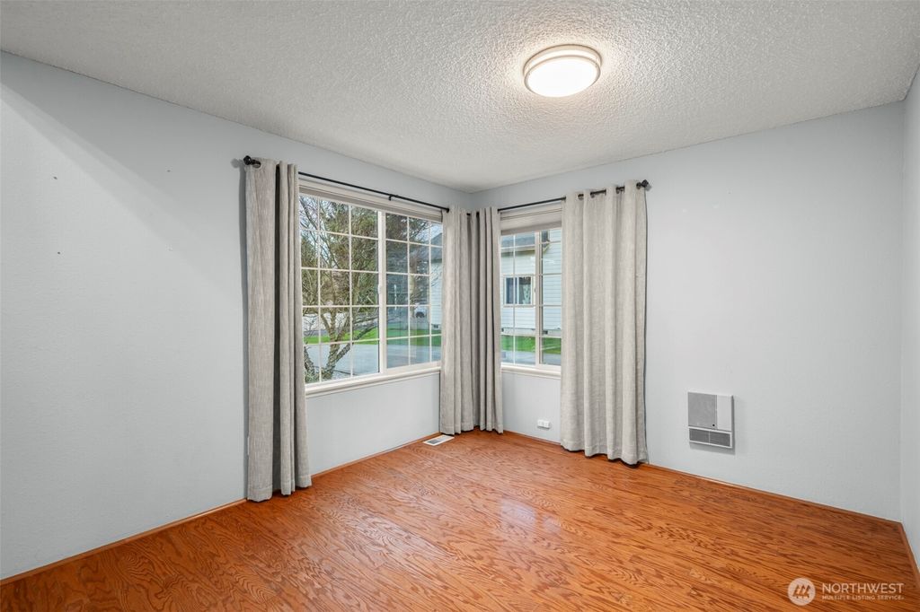 Photo of 25825 12th Avenue S, Des Moines, WA 98198 (MLS # 2475827)