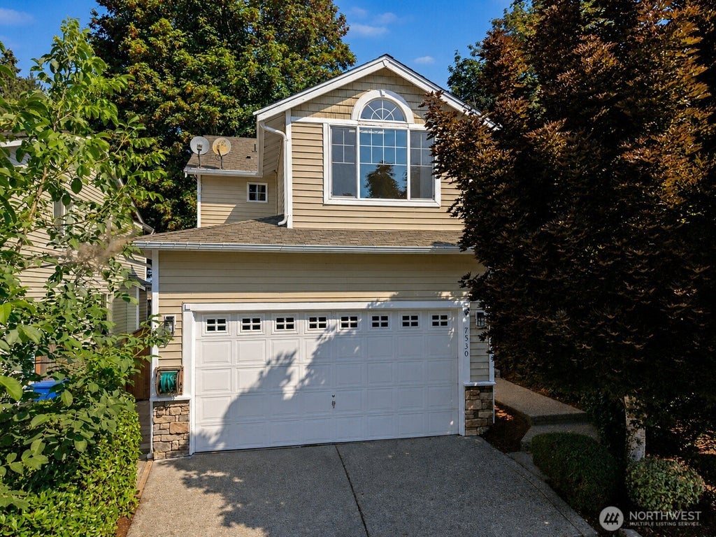Photo of 7530 NE 204th Place, Kenmore, WA 98028 (MLS # 2573054)