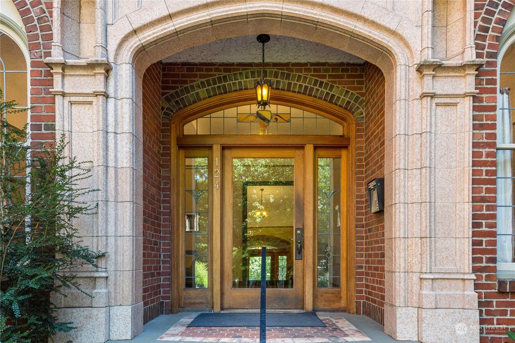 Photo of 124 Warren Avenue N #303, Seattle, WA 98109 (MLS # 2035984)