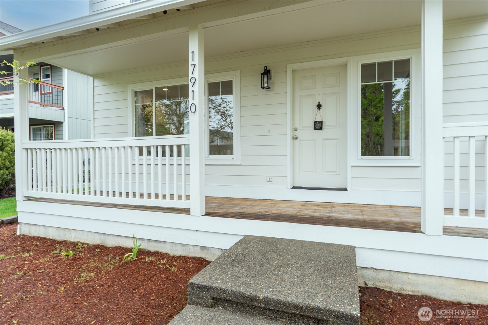 17910 Panorama Boulevard E