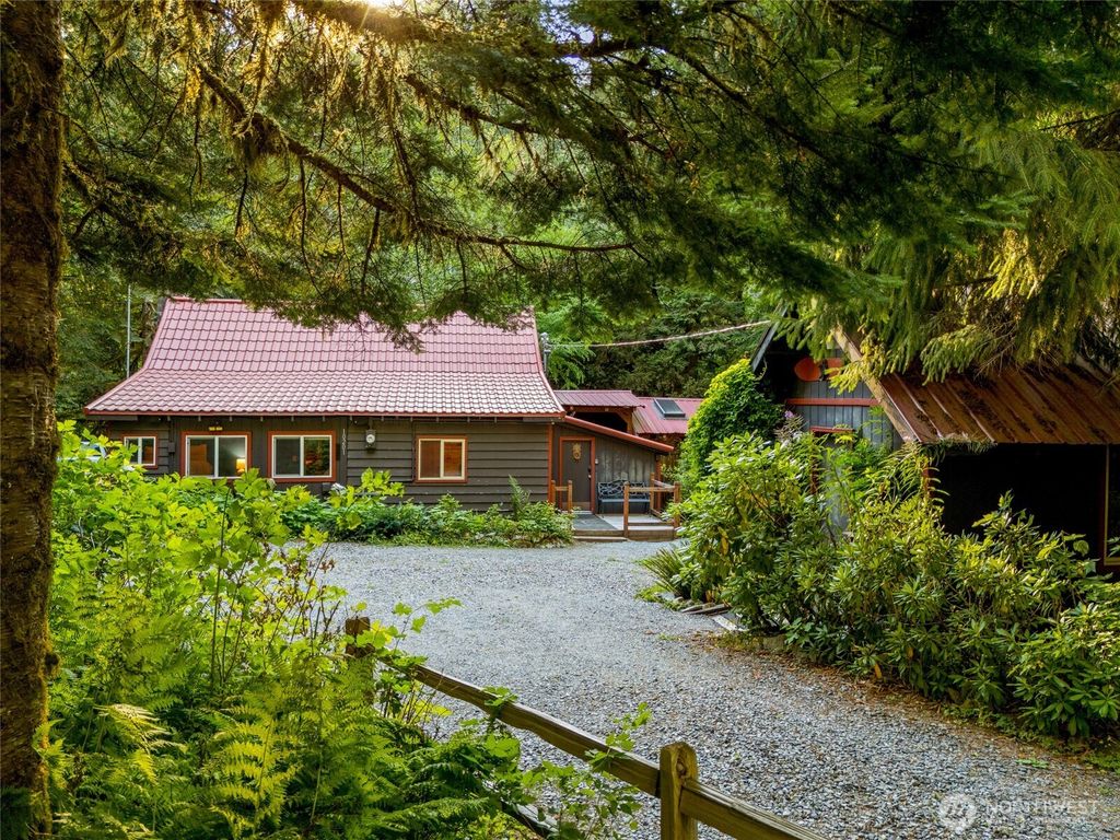 Photo of 10201 Foss River Place NE, Skykomish, WA 98288 (MLS # 2421209)