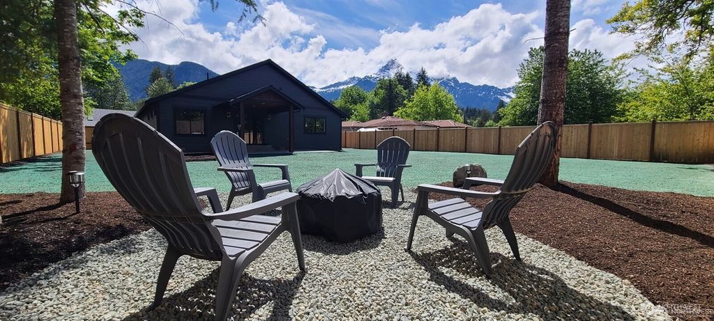 Photo of 404 Trail Street, Darrington, WA 98241 (MLS # 2403828)