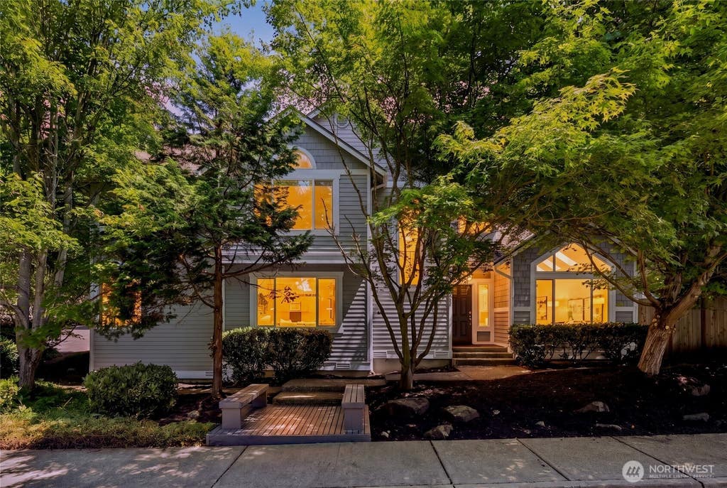 Photo of 10521 NE 120th Street, Kirkland, WA 98034 (MLS # 2554651)