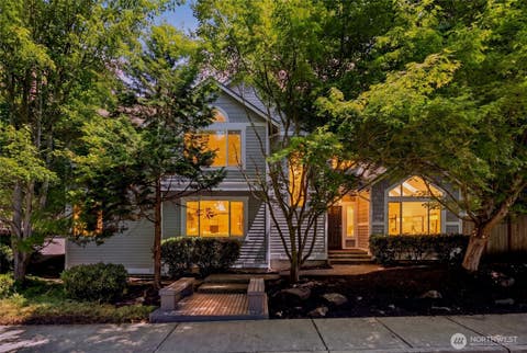 Photo of 10521 NE 120th Street, Kirkland, WA 98034 (MLS # 2554651)