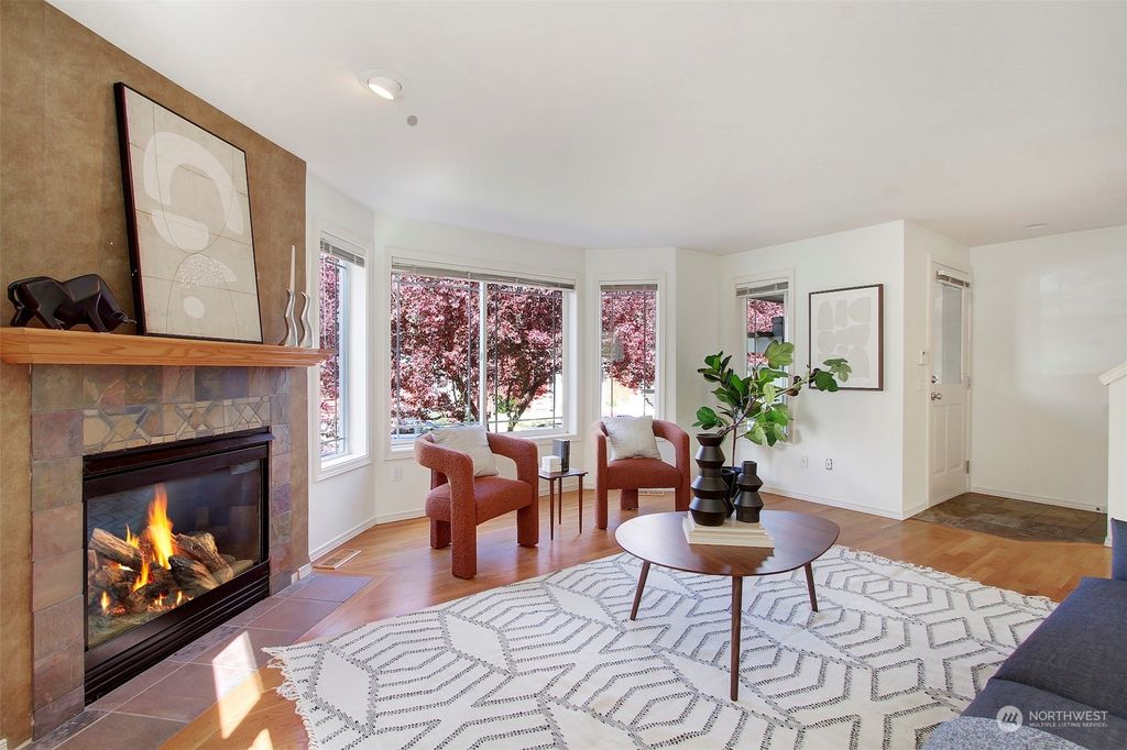 Photo of 721 N 43rd Street, Seattle, WA 98103 (MLS # 2224338)