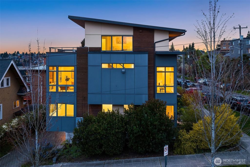 Photo of 2701 Franklin Avenue E, Seattle, WA 98102 (MLS # 2355079)