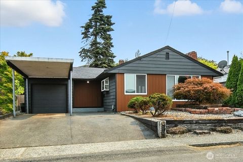 Photo of 600 Grant Avenue S, Renton, WA 98057 (MLS # 2429842)
