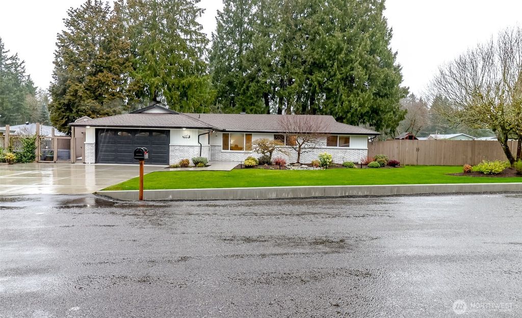 Photo of 13714 SE 144th Street, Renton, WA 98059 (MLS # 2490004)