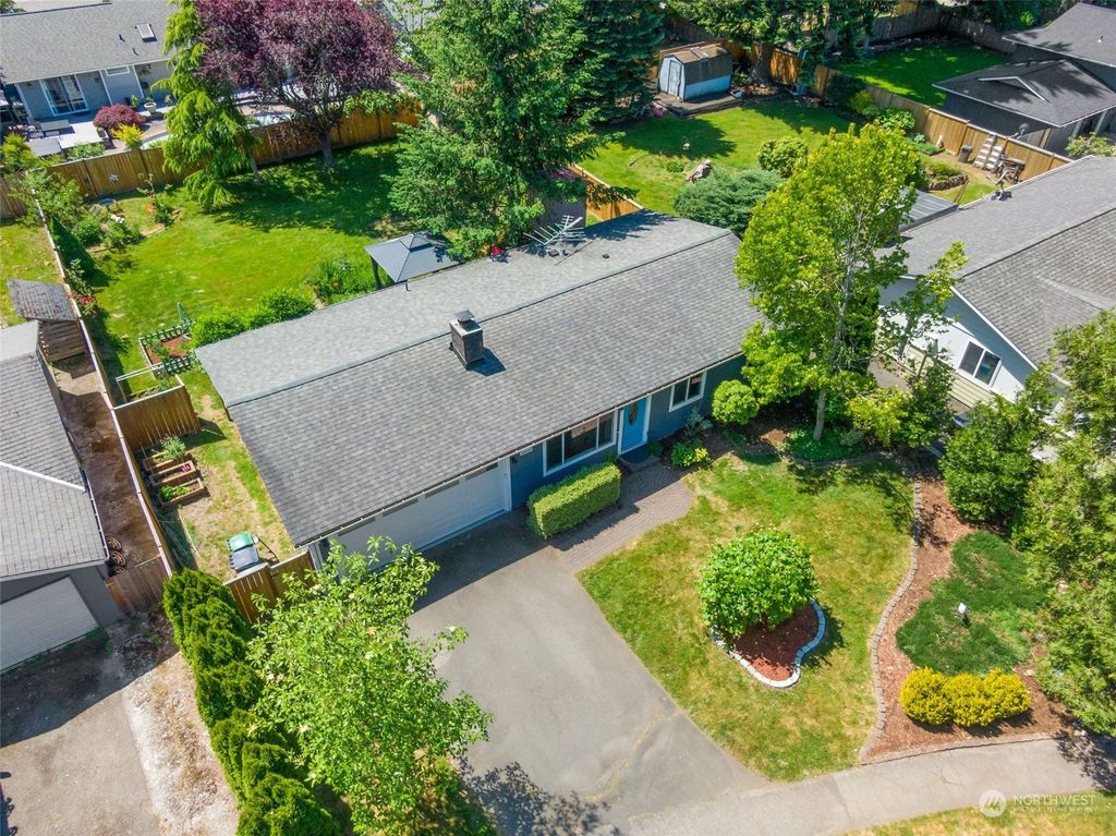Photo of 16907 NE 106th Street, Redmond, WA 98052 (MLS # 2078005)