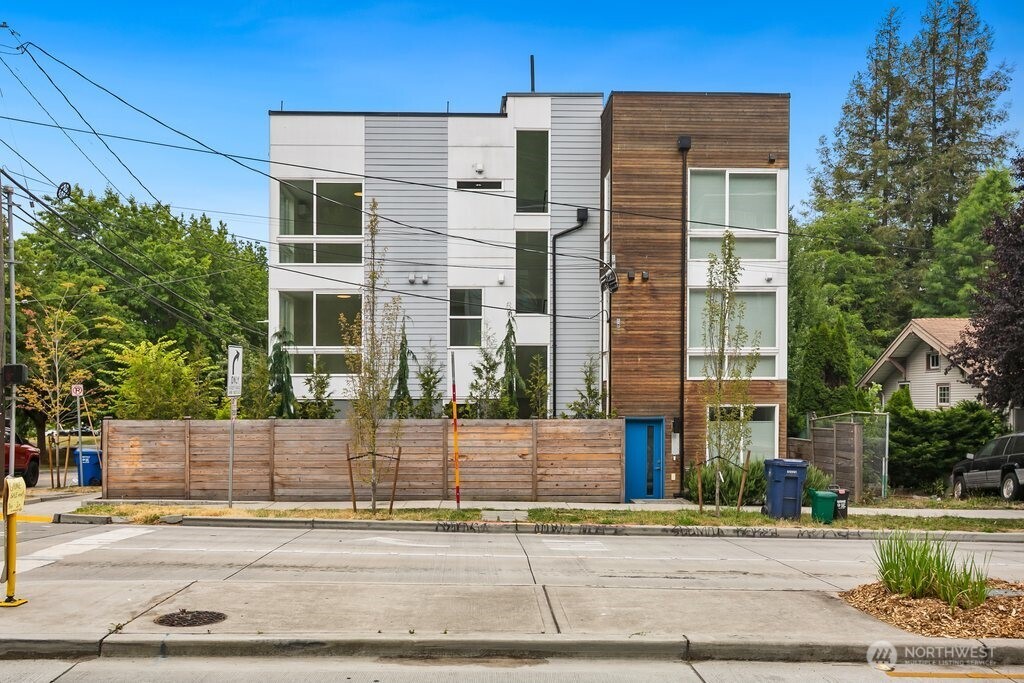 2400 SW Genesee Street