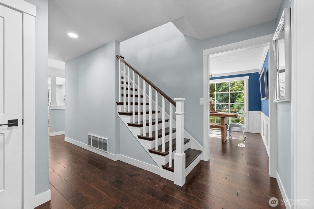 Photo of 14024 180th Avenue NE, Redmond, WA 98052 (MLS # 2364399)
