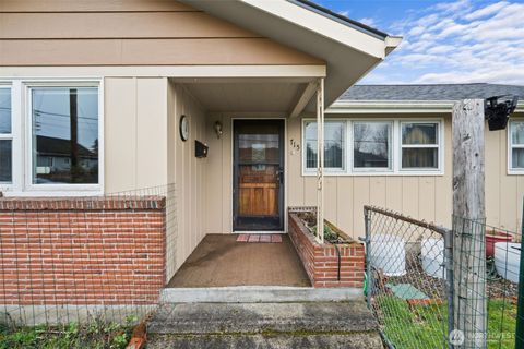 Photo of 715 Euclid Way, Centralia, WA 98531 (MLS # 2481271)