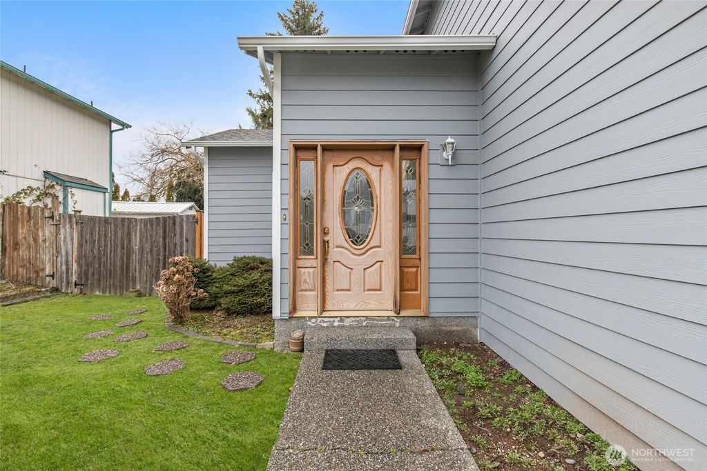 Photo of 311 74th Street SW, Everett, WA 98203 (MLS # 2336236)