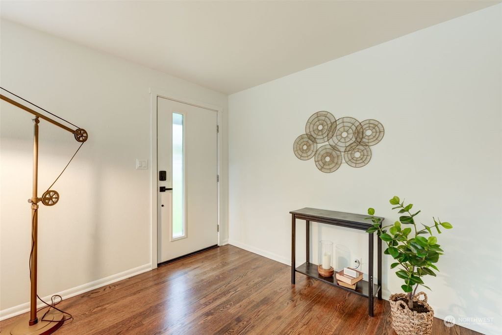 Photo of 17404 10th Avenue NE, Shoreline, WA 98155 (MLS # 2290154)