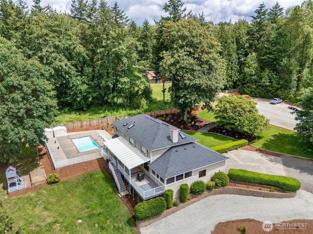 Photo of 20942 SE 159th Street, Renton, WA 98059 (MLS # 2347024)