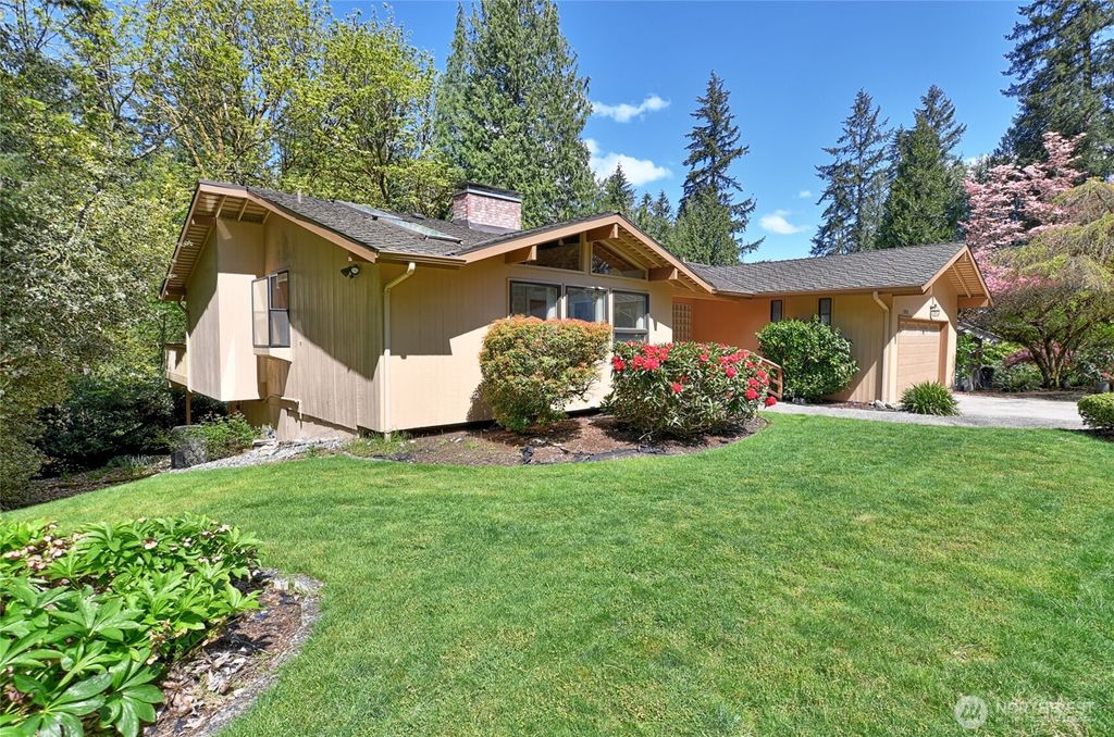 Photo of 17418 NE 33rd Street, Redmond, WA 98052 (MLS # 2377547)