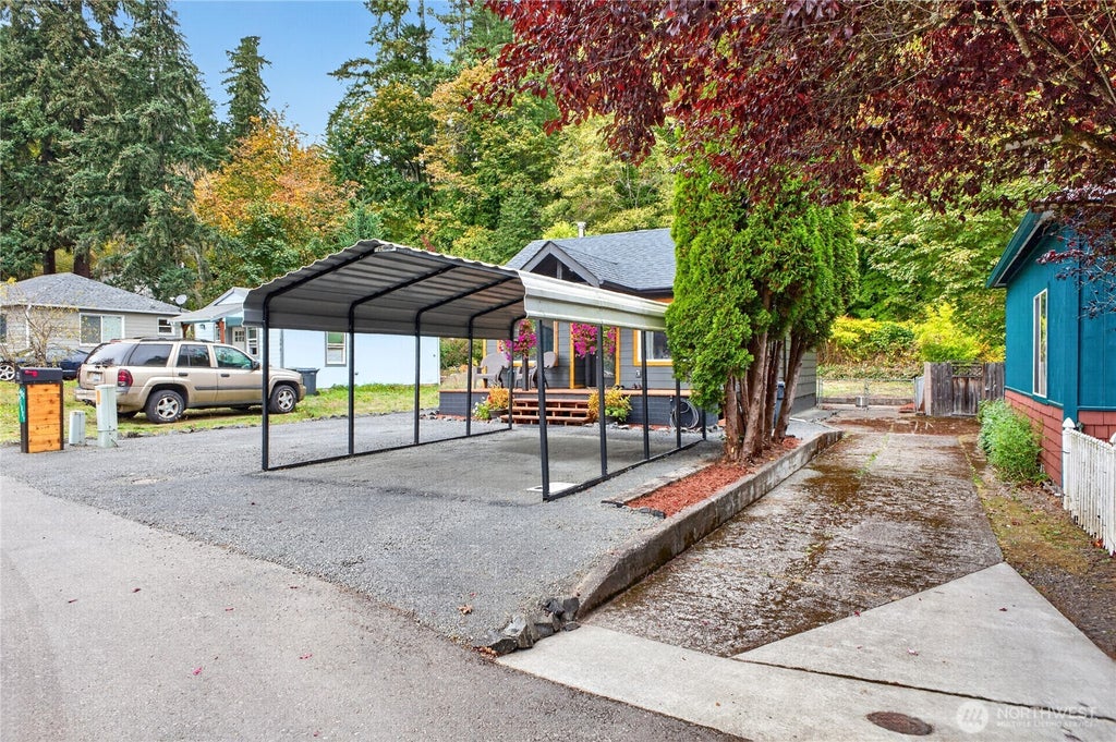 Photo of 400 Henry St ST, Shelton, WA 98584 (MLS # 2592224)