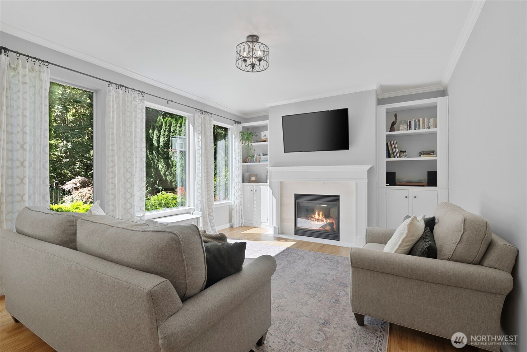 2421 Chateau Drive