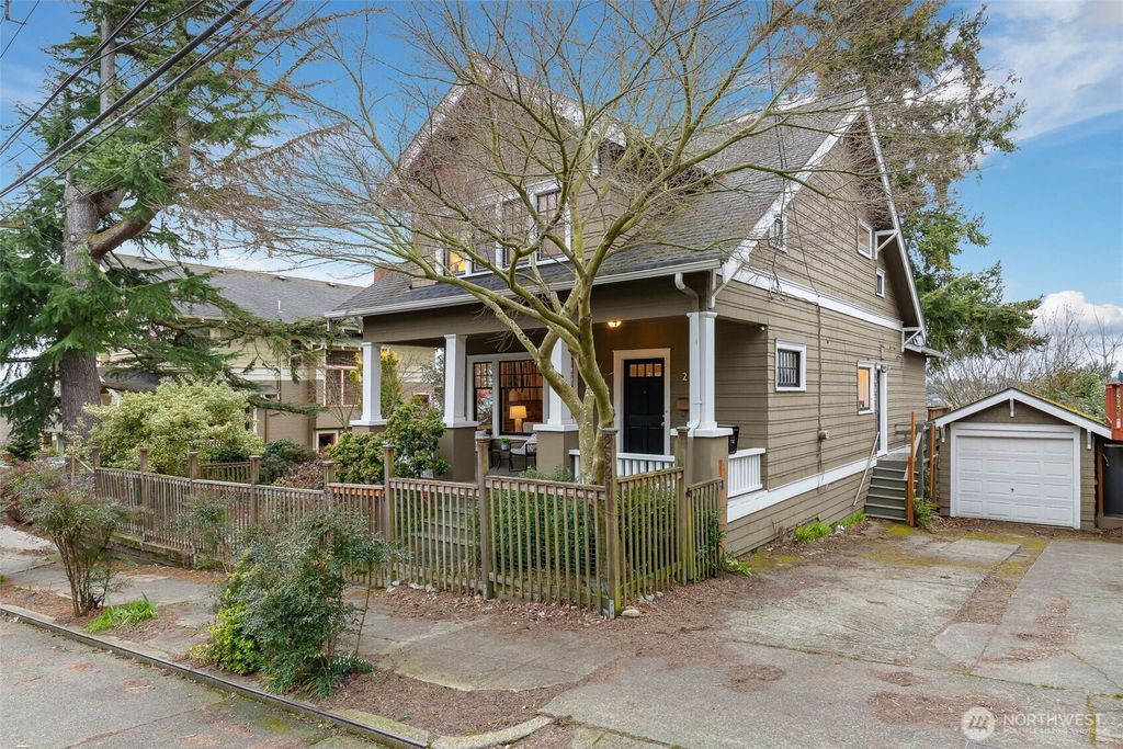Photo of 2531 11th Avenue W, Seattle, WA 98119 (MLS # 2392264)