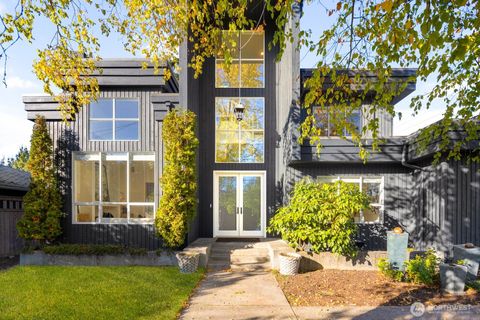 Photo of 4922 SW Hudson Street, Seattle, WA 98116 (MLS # 2441499)