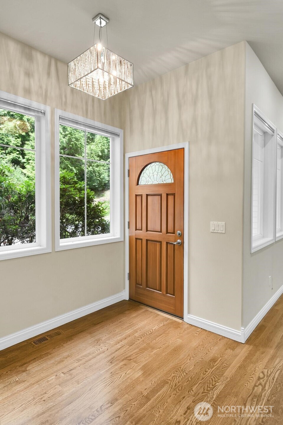25043 SE Mirrormont Boulevard