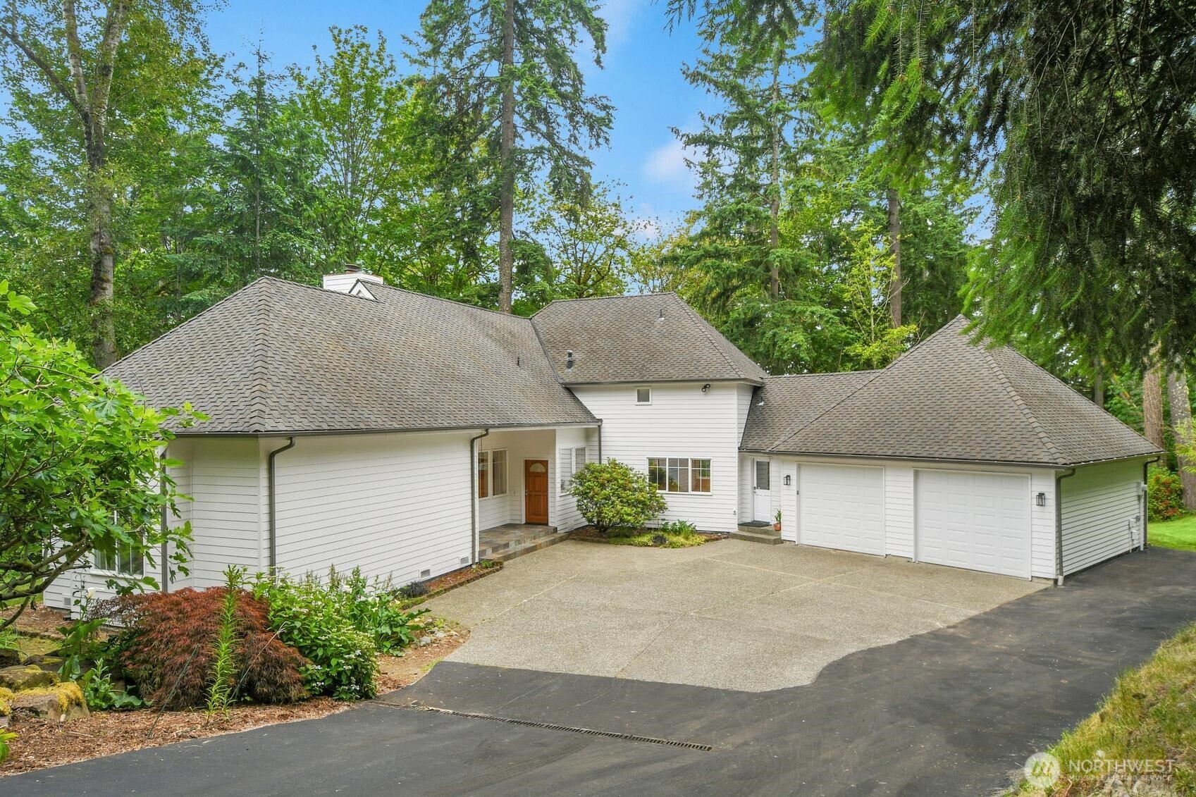 25043 SE Mirrormont Boulevard