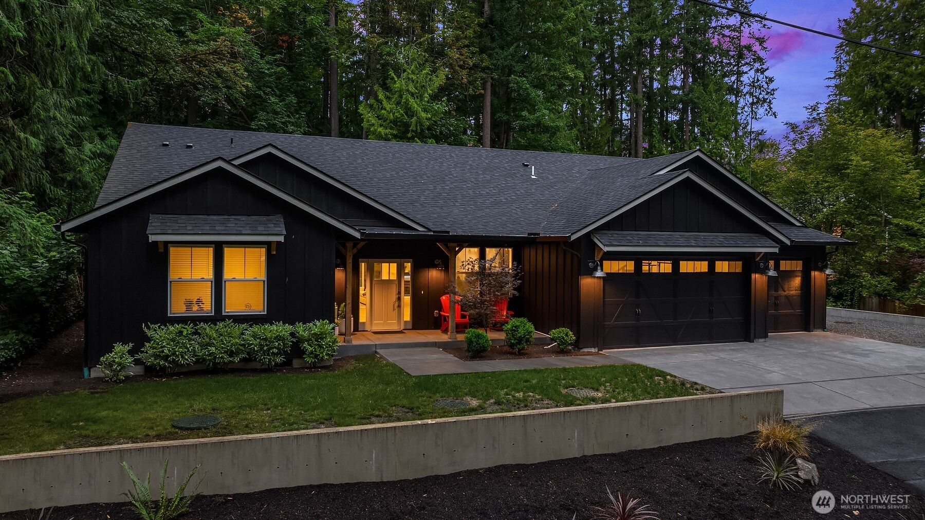 2215 W Beaver Lake Dr SE