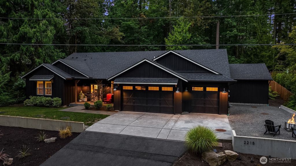 Photo of 2215 W Beaver Lake Dr Dr SE, Sammamish, WA 98075 (MLS # 2418786)