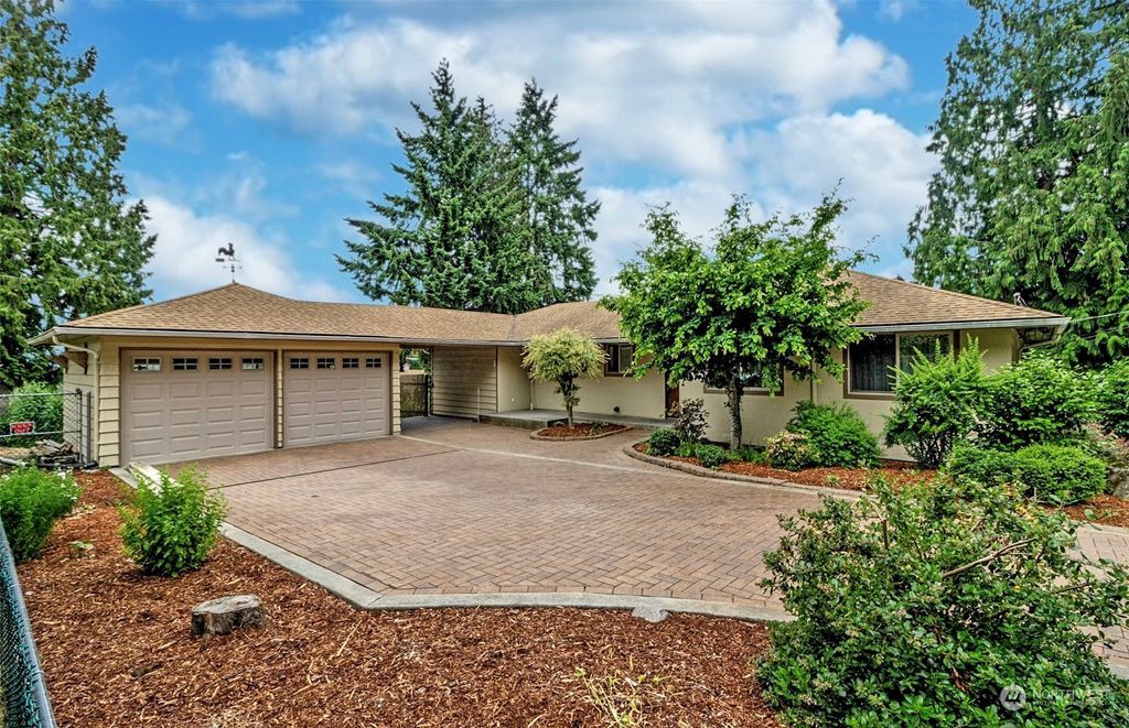 Photo of 18504 53rd Avenue NE, Lake Forest Park, WA 98155 (MLS # 2127237)