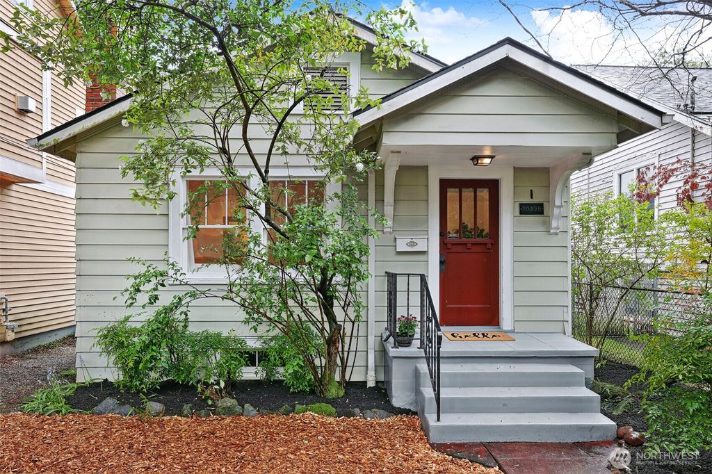 Photo of 7049 Ravenna Avenue NE #B, Seattle, WA 98115 (MLS # 2507620)