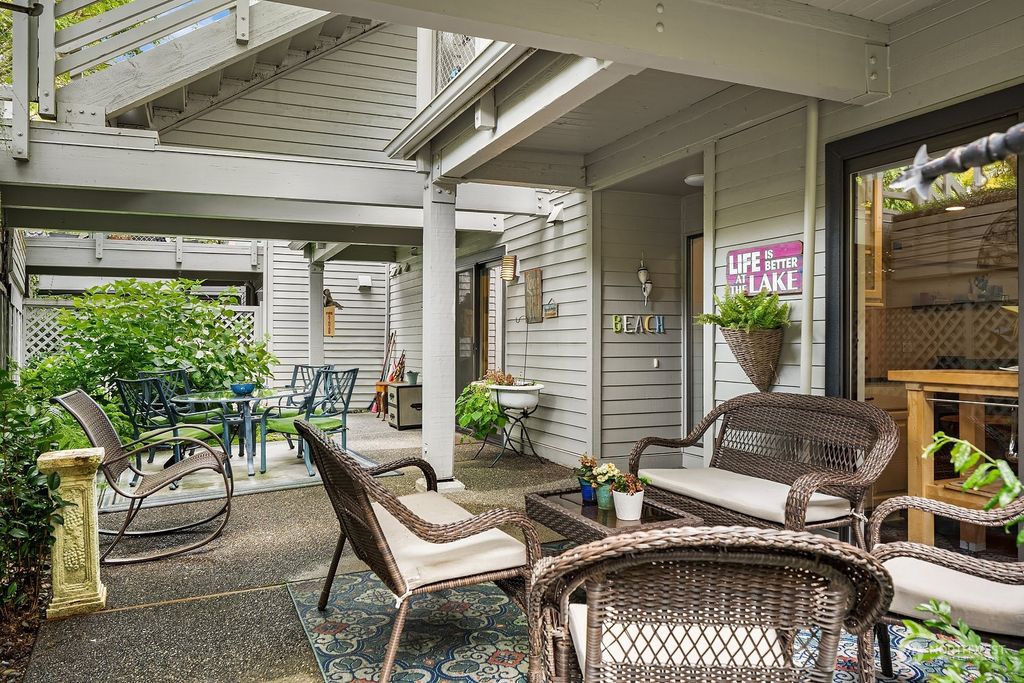 Photo of 6121 NE 175th Street #C101, Kenmore, WA 98028 (MLS # 2146125)