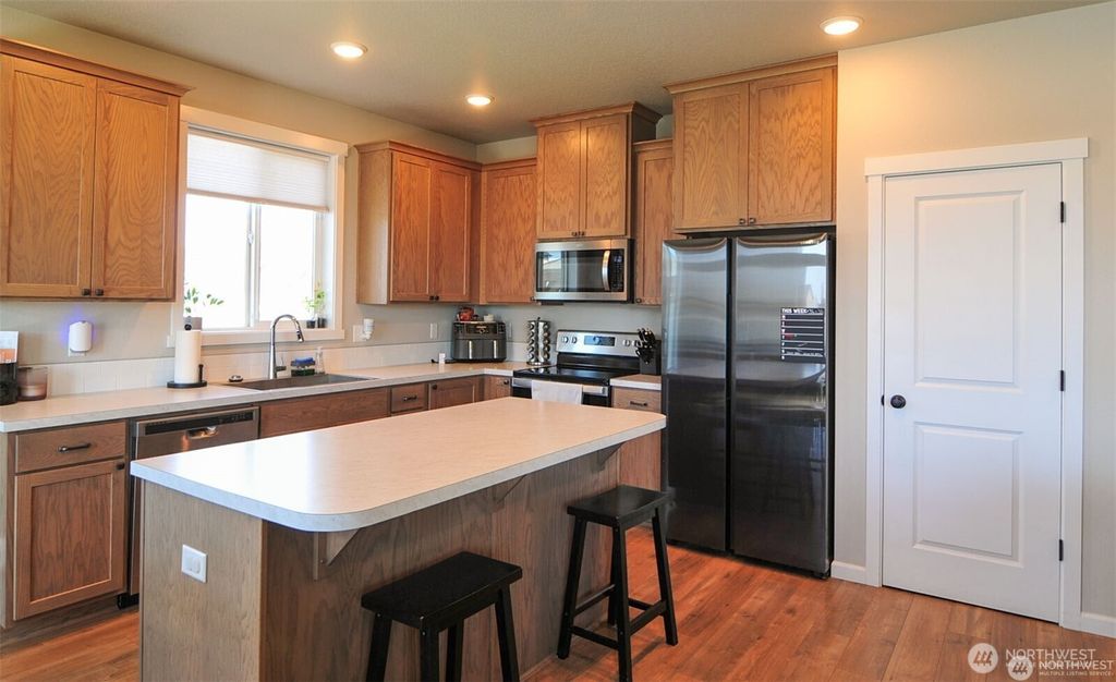 Photo of 800 K Street NE, Quincy, WA 98848 (MLS # 2446677)