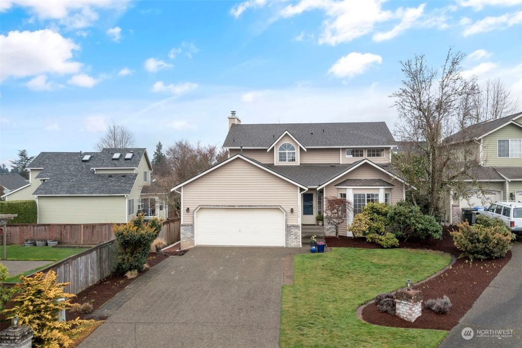 Photo of 14036 SE 237th Place, Kent, WA 98042 (MLS # 2196951)